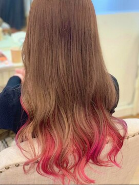 ヘアーアンドエステティック アイビジン 四日市店(Hair&Esthetic I BiJiN) #インナーカラー #ナチュラルピンク #グラデーション