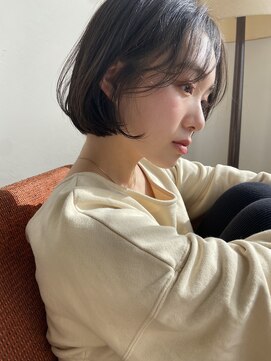 ケイリー(KAYLEE) 【KAYLEE STYLE】センターパートボブ