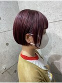 ショートボブ×ワインレッド