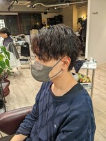 コワファーストナガサキシャンプーボーイ(COIFF1RST NAGASAKI SHAMPOO BOY)&nbsp;センターパート×ソフトツイストスパイラルパーマ