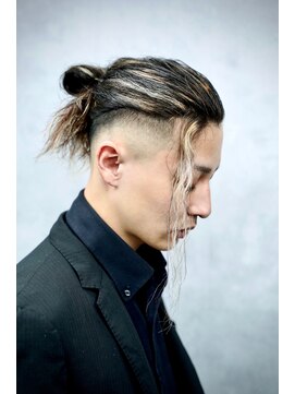 クロムトウキョウ ザ バーバー ネオン 新宿店(CHROM TOKYO the Barber ne/on) マンバン/スキンフェード/メッシュ