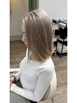 ケイリー(KAYLEE) white beige