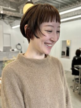 エルメ クラマエ(Elme)の写真/【年齢を重ねるたび、好きになる髪へ】暗すぎない、ワンランク 上のグレイカラーはElmeにおまかせ！ 