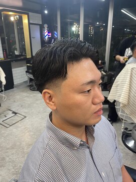 フランクスバーバーリザーブ 人形町店(FRANK’S BARBER RESERVE) テーパーフェードS