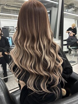 バズ サッポロ バイ フィーネ(BuzZ sapporo by Fi-Ne) エクステで作るハイライトグラデーション