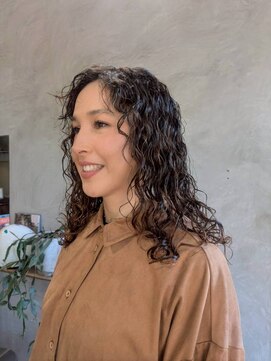 マハナ(Mahana by hair) カーリーヘアスパイラルパーマ　［鎌倉駅］