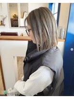 コルマルシェ(Cormarche)&nbsp;柔らかな切りっぱなしボブ