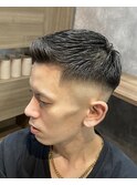 フェザーアップフェードスタイル