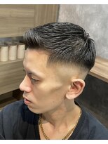 スウェルホワイト(SWELL WHITE) フェザーアップフェードスタイル
