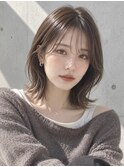 【NOA】くびれミディアムレイヤー×シースルーバング艶ベージュ