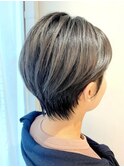 後頭部に丸みを出した大人可愛い マニッシュショート