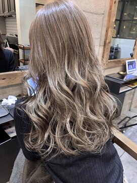 アルカナ 明治神宮前原宿(ARCANA) アッシュベージュ　シナモンベージュ　ハイライトカラー　hiro