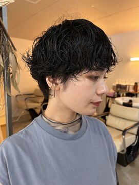 カルテ(QUARTE) ニュアンスパーマ マッシュショート 黒髪ショート