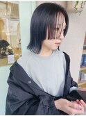 インナーカラー&イヤリングカラーブルーブラックミニボブ