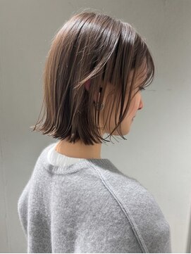 シア(XIA) 切りっぱなしボブ/外ハネ/シアベージュ/シースルーバング
