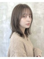 ソッカ(socca)&nbsp;切りっぱなしミディアムレイヤーボブ