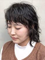 ヘアー アイス ルーチェ(HAIR ICI LUCE) ウルフ 黒髪パーマ 無造作ヘア スパイラルパーマ 