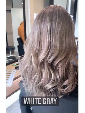 ラフ 難波店(LAFF) ホワイトグレイ♪