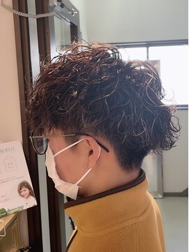 コワファーストナガサキシャンプーボーイ(COIFF1RST NAGASAKI SHAMPOO BOY) 波巻きパーマ×ハイライト×マッシュ