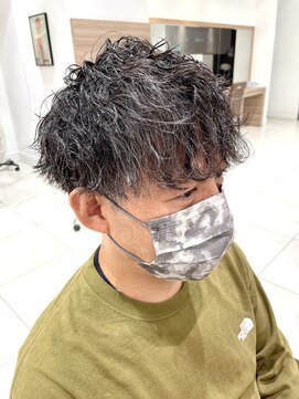 アッシュ 十日市場店(Ash) 大人でも断然カッコいい波巻きパーマ