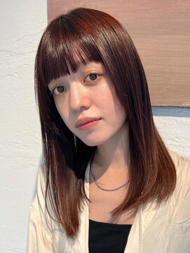 ティア(Tia.) (艶髪/ストレートヘア/ミディアムヘア/前髪/サイドバング/小顔)
