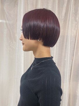 ユーリ(juli) ボックスカット×レッドカラー