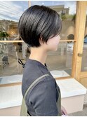 ショートボブ/流し前髪/オリーブグレージュ