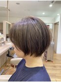 ふわっと束感ショート