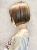 20代30代40代前下がりストレート小顔補正立体カット
