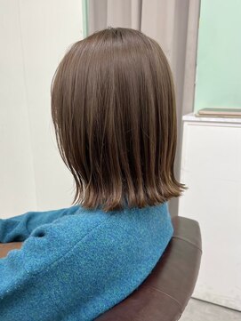 ノウハウ キョウト(KNOWHOW kyoto) 切りっぱなしボブ/透け感ベージュ/外はね