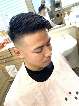 銀座マツナガ 神田店 スキンフェードアップバングナチュラルセットショートスタイル