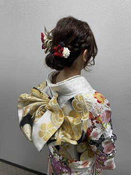 ネオリーブ シュシュ 神保町店(Neolive susu) シニヨンヘアセット