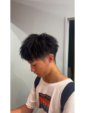 クロム トウキョウ ザ バーバーアルト 神保町店(CHROM TOKYO the Barber ALT) アップバングショート