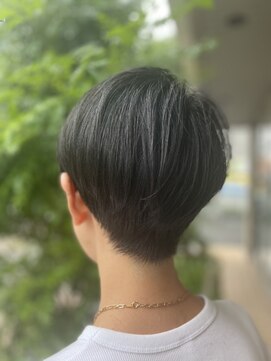 フレイズ(Frays) 襟足スッキリ　ショートスタイル