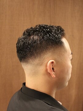 アザーハーフ(Other Half) スキンフェードxアイロンパーマ 大人パーマスタイル！