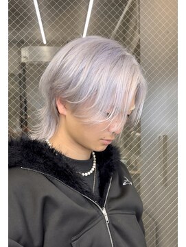 ヴァーディ オモテサンドウ(Vardy omotesando) ホワイトカラー／シルバーカラー