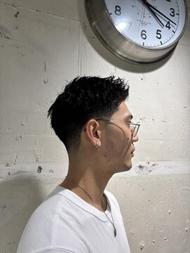 フランクスバーバーザスタンド(Frank’s barber the stand) MEN’S HAIR/サーフカール/刈り上げセンターパート/飯田橋/I