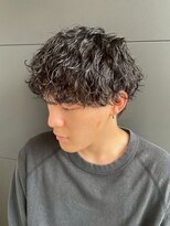 ニアウ 新宿(Niau)&nbsp;MEN’S/リバースセンターパート/ニュアンスパーマ/新宿