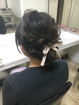 ヘアーアンドメイク トミー(Hair&Make Tommy) ツイストアップ