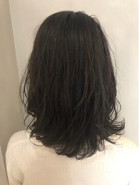 ラトリエ ブロカント 立川北口店(L'atelier BROCANTE) ヘルシーレイヤー 黒髪 くせ毛風  無造作 伸ばしかけ