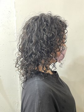 カゼ ダイカンヤマ Kaze DAIKANYAMA 柔らかコイルパーマ20代30代40代