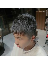 ネセサリー(NECESSARY) カット