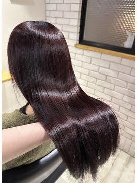 ストロベリーR. 髪質改善トリートメント　ワインレッドカラー