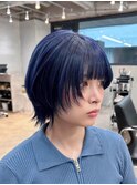 ネイビーブルーブリーチカラーマッシュレイヤーカット