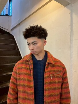 ビーバイエイトジェンツ(Bee by EIGHT GENTS) MEN’S HAIR/サーフカール/刈り上げセンターパート/心斎橋