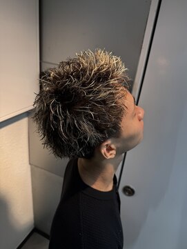 ハイセンス セカンド(HISENSE second) 『ホワイトメッシュ無造作スパイキーピンパーマ』【Ko-dai】