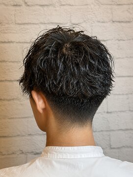 グレイスフルバーバー 新宿パークタワー店 30代新宿メンズ◎理容室で無造作ニュアンスパーマ