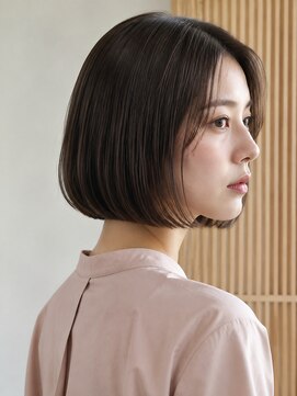 モト 船橋(moto) 韓国ミニボブ切りっぱなし上品艶髪ダークグレージュ横顔船橋