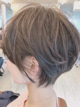 ジーナハーバー(JEANA HARBOR) 耳かけ無造作ボブ☆ふんわりシルエットで40代髪型をオシャレに☆