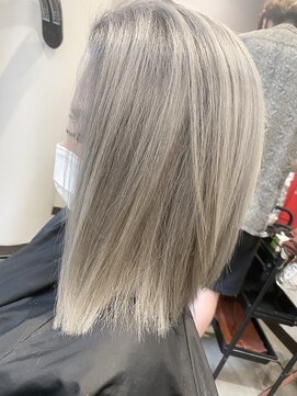 リア 近鉄八尾店(Lia) トリプルカラー/ブリーチ2回